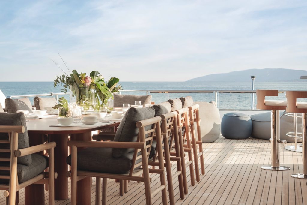 Azimut Magellano 30M Upperdeck